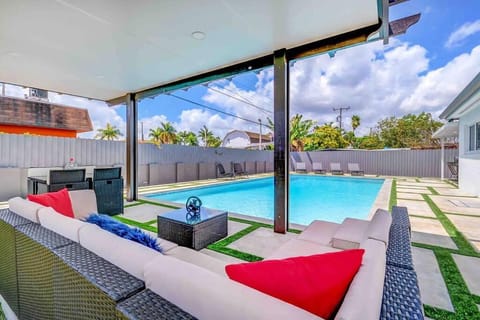Cozy paradise, with heated pool, near Airport in Miami L16 Haus in Glenvar Heights
