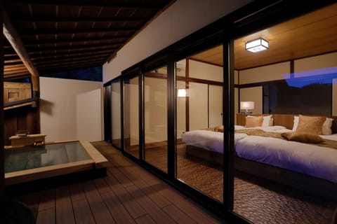 Bedroom, Open Air Bath