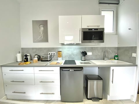 Coffee/tea facilities, Kitchen or kitchenette