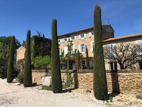 Domaine de la Dragonette Mas from the 18th century in the heart of Provence- Lubéron-Avignon House in Sorgues