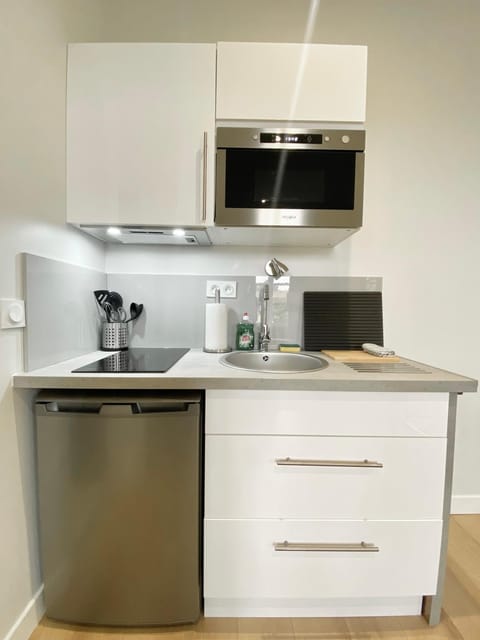 Kitchen or kitchenette, Food, kitchen