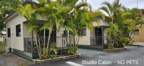 River Retreat Home & Holiday Park Camping /
Complejo de autocaravanas in Tweed Heads