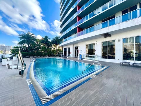 Pool view, Swimming pool