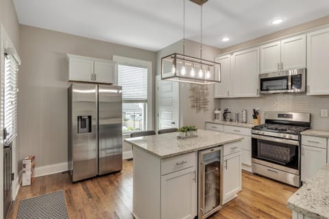 Recently Renovated Home in the Heart of Bellevue! home Maison in Bellevue