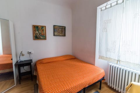 Bed, Photo of the whole room, Decorative detail