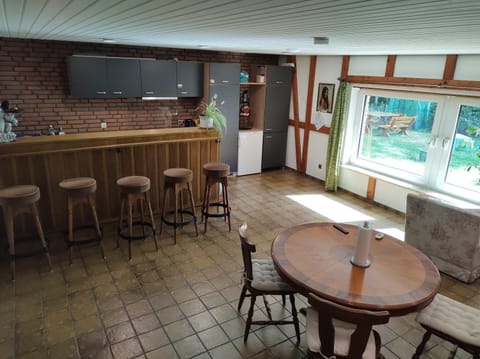 Kitchen or kitchenette, Living room, Lounge or bar, Seating area, Dining area, kitchen