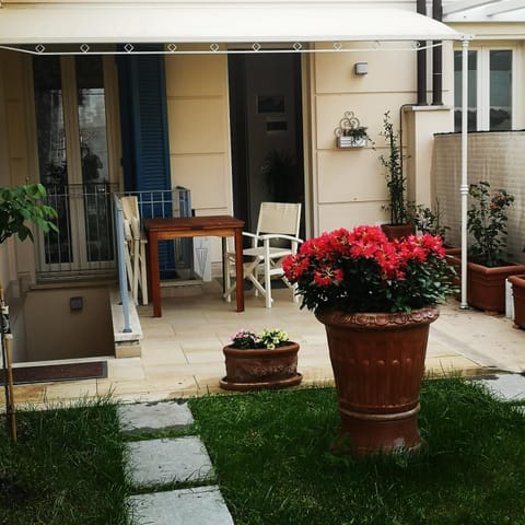 Property building, Garden