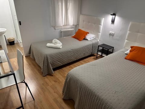 Hostal ARS Bed and Breakfast in Puigcerdà