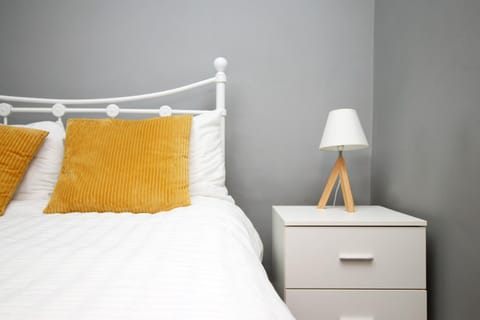 Cosy 2 Bed Flat 1 in Bridgend Apartment in Bridgend