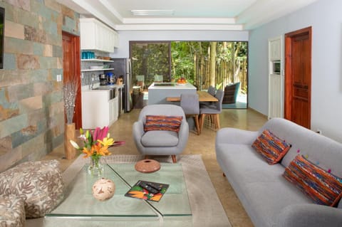 Rainforest Gem 2BR Aracari Villa with Private Pool AC Wi-Fi House in Quepos