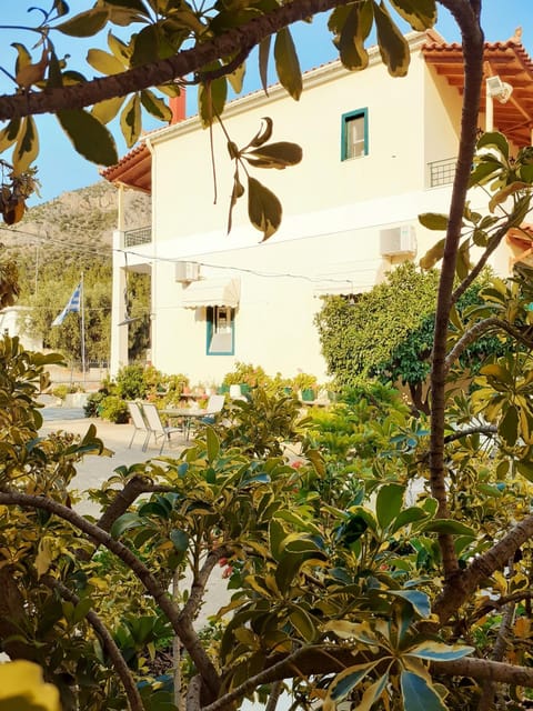 Costa-Rini Hotel Appartement-Hotel in Leonidio