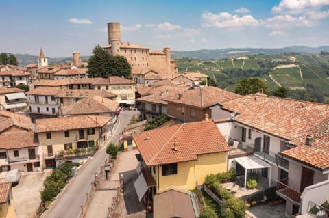 Neighbourhood, Natural landscape, Bird's eye view, City view, Location