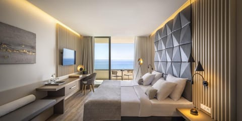 Bed, TV and multimedia, Photo of the whole room, Bedroom, Sea view