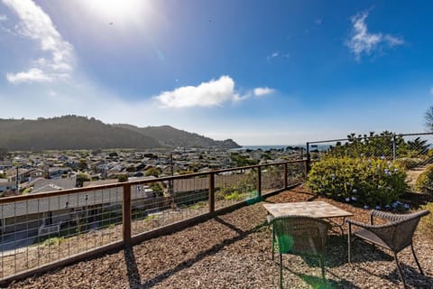 Entire Ocean View Home beaches hiking restaurants family activities House in Pacifica