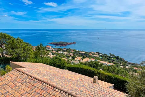 Facade/entrance, Day, Natural landscape, Mountain view, Sea view