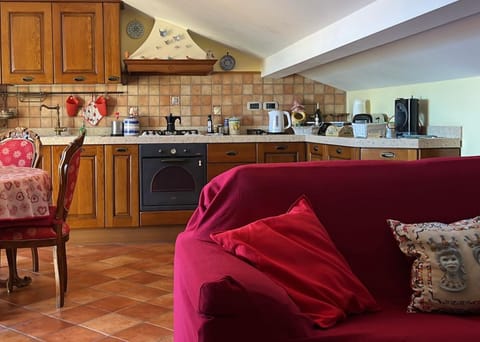 Dining area, kitchen