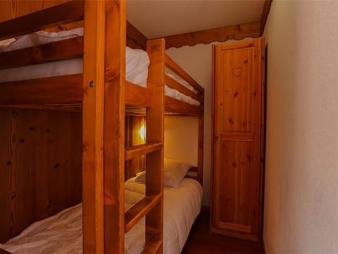 Charmant Appartement Rénové - 4 Pers, Balcon Sud, Cœur de Val Thorens, Accès Pistes et Commerces - FR-1-637-7 Apartment in Val Thorens