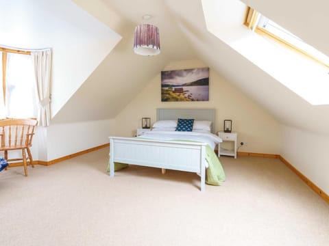 Milne's Brae, cosy, comfortable and centrally located in beautiful Braemar Casa in Braemar