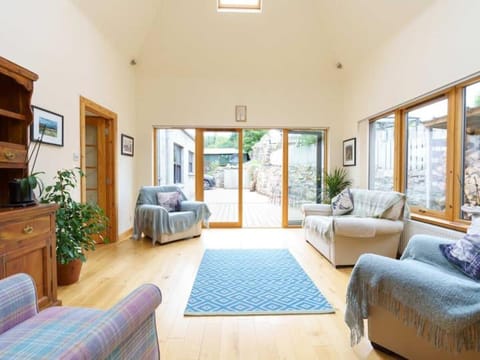 Milne's Brae, cosy, comfortable and centrally located in beautiful Braemar Casa in Braemar