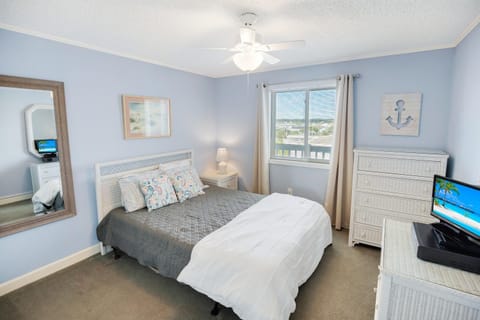 2BR, 2Bath condo Oceanfront Getaway with pool Aparthotel in North Myrtle Beach