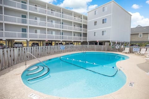 2BR, 2Bath condo Oceanfront Getaway with pool Appart-hôtel in North Myrtle Beach