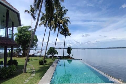 BluSalzz Manor - Water's Edge, Kochi - Kerala Vacation rental in Kochi