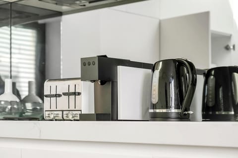 Coffee/tea facilities, Kitchen or kitchenette, toaster