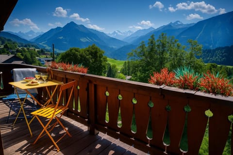 Patio, Nearby landmark, Spring, Day, Natural landscape, View (from property/room), Balcony/Terrace, Dining area, Mountain view