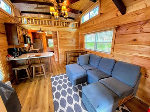 B11 NEW Awesome Tiny Home with AC Mountain Views Minutes to Skiing Hiking Attractions Villa in Twin Mountain