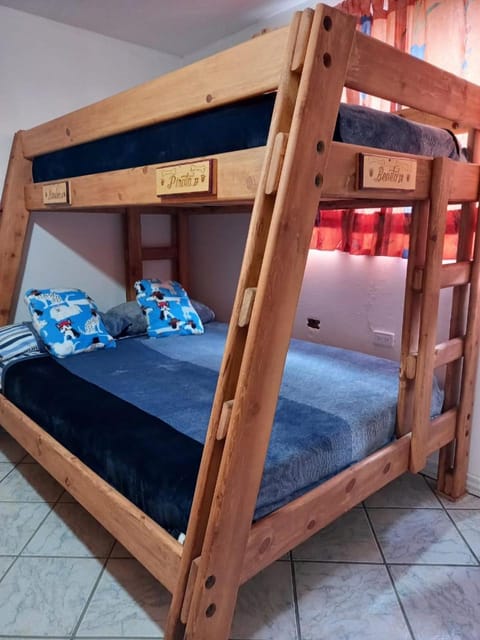 Bed, Bedroom, bunk bed