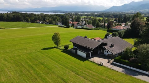 Schönes Ferienhaus am Herrenberg House in Prien am Chiemsee