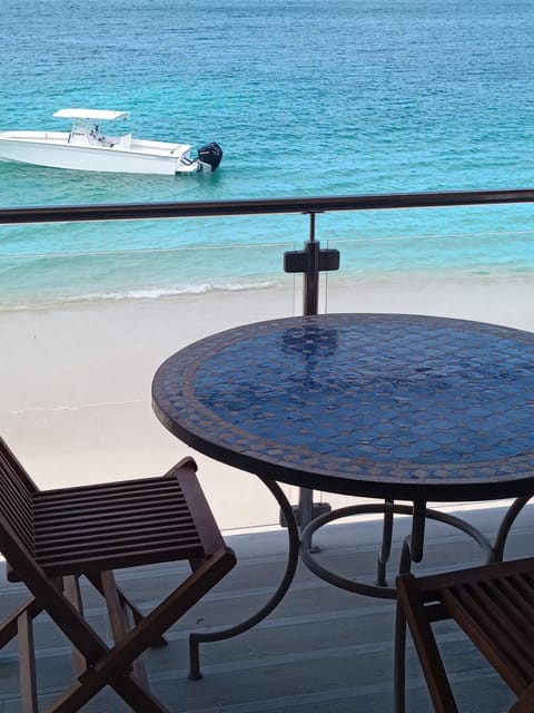 TIKI street side Studio with shared water front terrace at Grand Case Apartment in Saint Martin