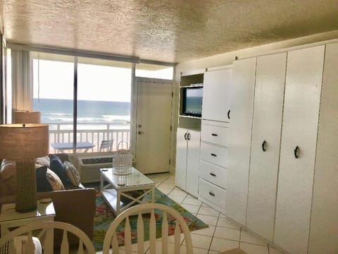 Beachfront Bliss - Suite at Symphony Beach Club House in Ormond Beach