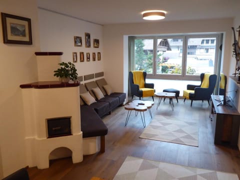 Living room, Seating area