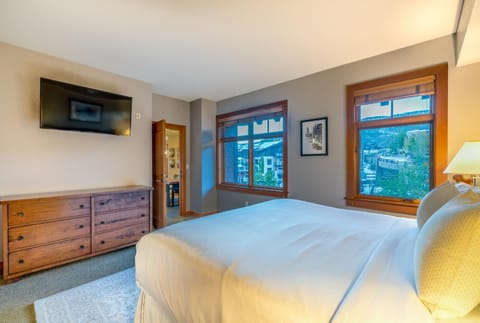 Capitol Peak Lodge by Snowmass Mountain Lodging Resort in Snowmass Village
