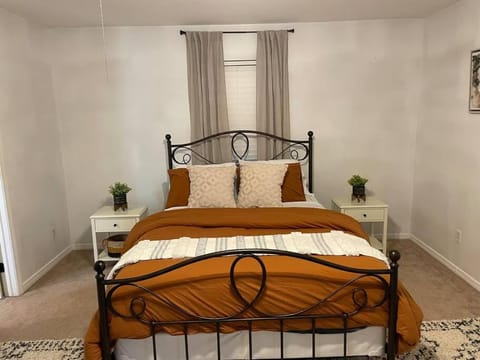 Shiloh House 3-bed, 2 bath, living room, garage Casa in Amarillo