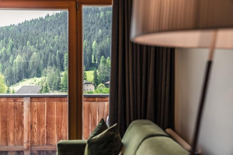 Natural landscape, Living room, Mountain view