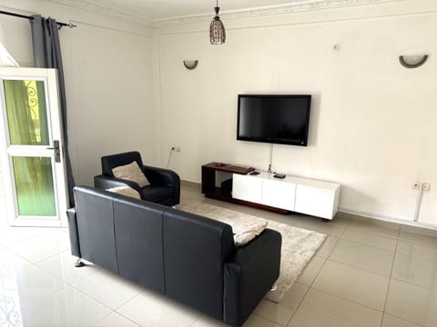 Communal lounge/ TV room, TV and multimedia, Living room, Seating area