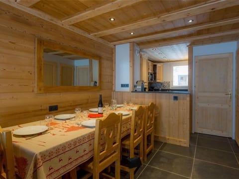 "Chalet Triplex 12 Pers à Val Thorens - 4 Flocons Or, Cheminée, WiFi, Proche Pistes et Commerces" - FR-1-637-10 Chalet in Les Allues