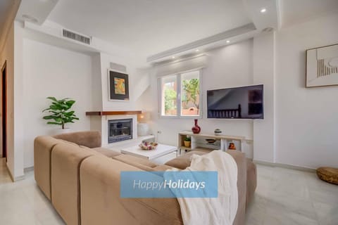 Communal lounge/ TV room, Living room, fireplace