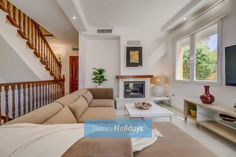 Communal lounge/ TV room, fireplace