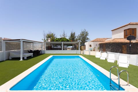 Casa La Rueda with pool Villa in Adeje