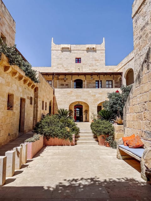 Property building, Patio, Day, Landmark view