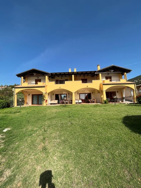 Property building, Day, Garden, Garden view