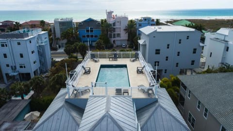 Property building, Day, Bird's eye view, Pool view, Swimming pool, sunbed