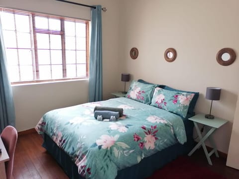 Proleefic House on Florence Vacation rental in Cape Town