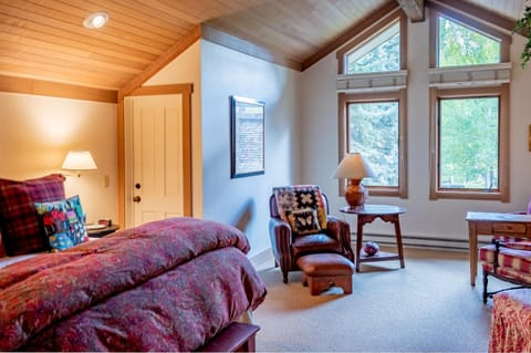 Weyyakin Home - New Listing! Large Home for 13 Guests Just Minutes From Skiing House in Ketchum