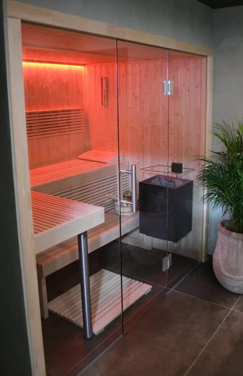 Sauna, Spa and wellness centre/facilities