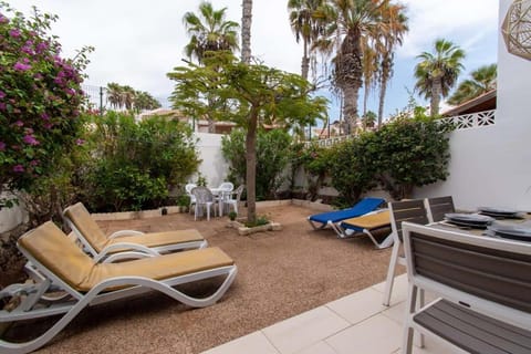 Parque Santiago I 140 - Two Bed on ground floor with wifi internet Apartment in Playa de las Americas