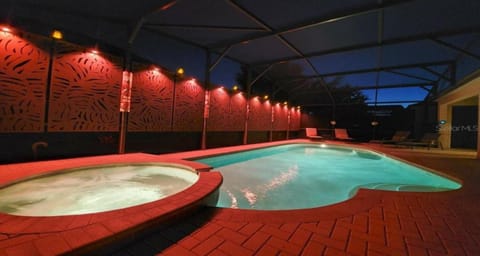 Luxury FAMILY VILLA 6BR Pool SPA Game Casa in Windsor Hills